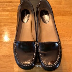 Apostrophe dark brown patent leather flats size 10